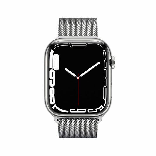 Apple Watch Series 7 argent : bracelet maille acier, cadran noir lumineux.