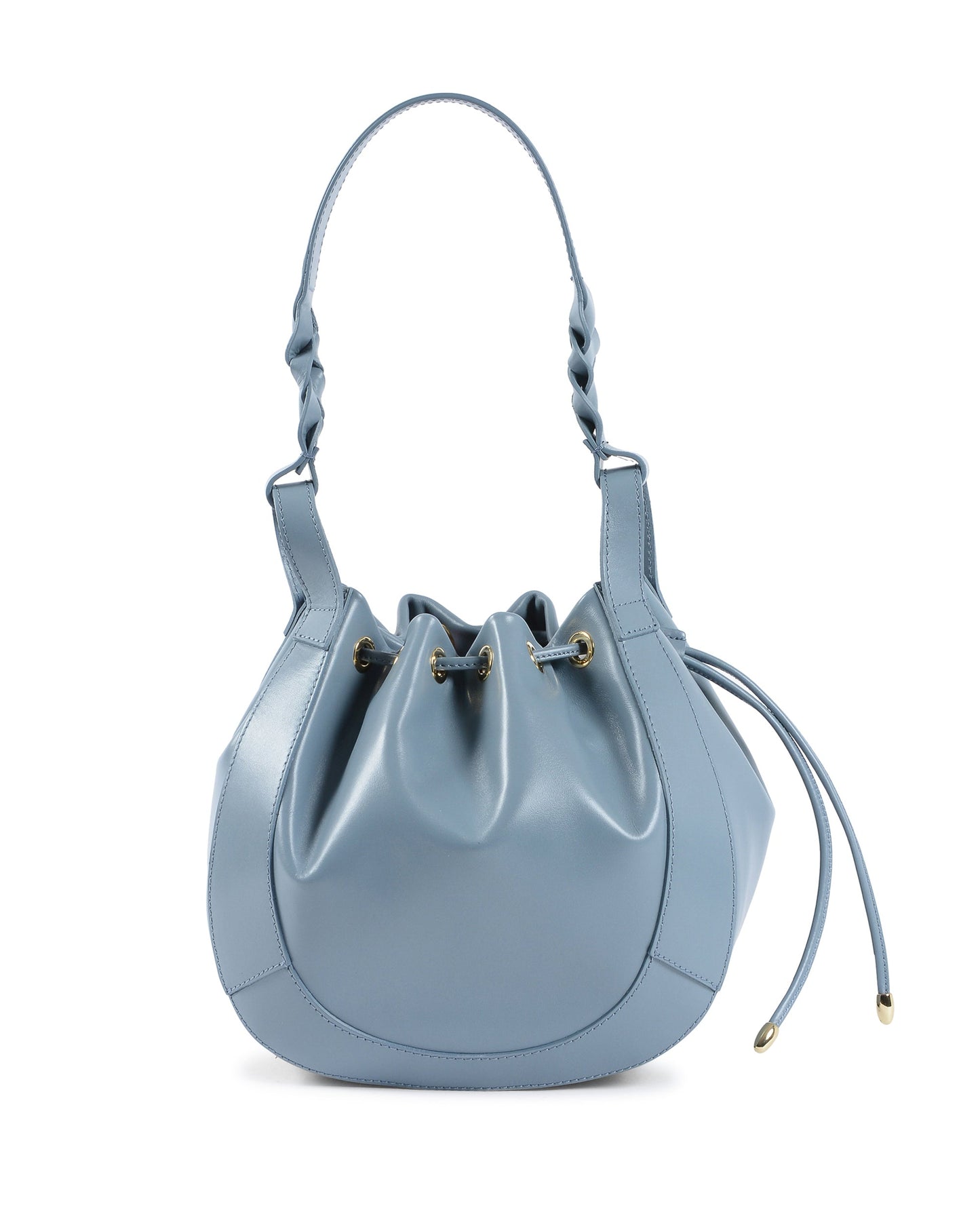 Sac seau bleu clair, anses tressées et cordons pendants, ouverture froncée en haut.