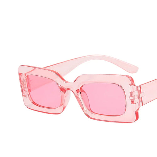 Lunettes rectangulaires vintage roses, monture et verres teints, branches ajustables.