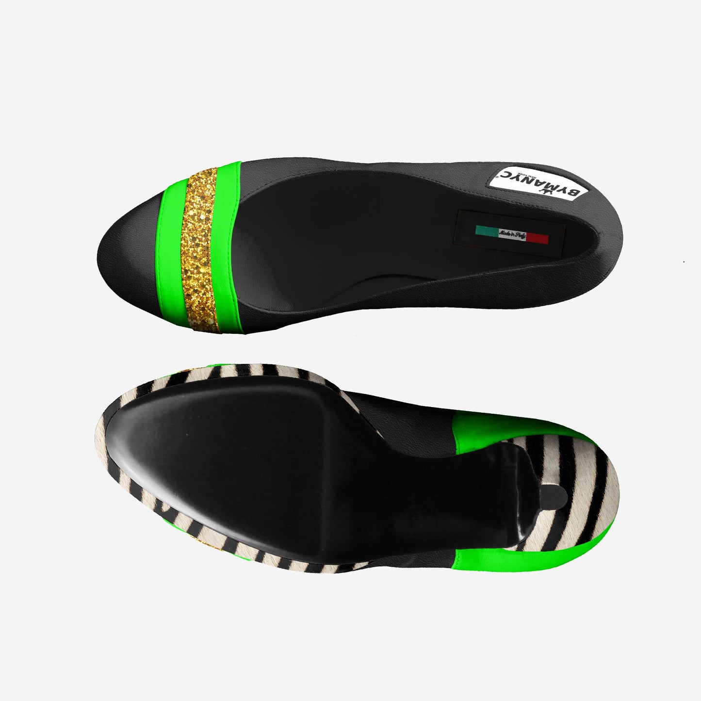 Chaussure à talon noire vue dessous: plateforme rayée zèbre avec détail vert.