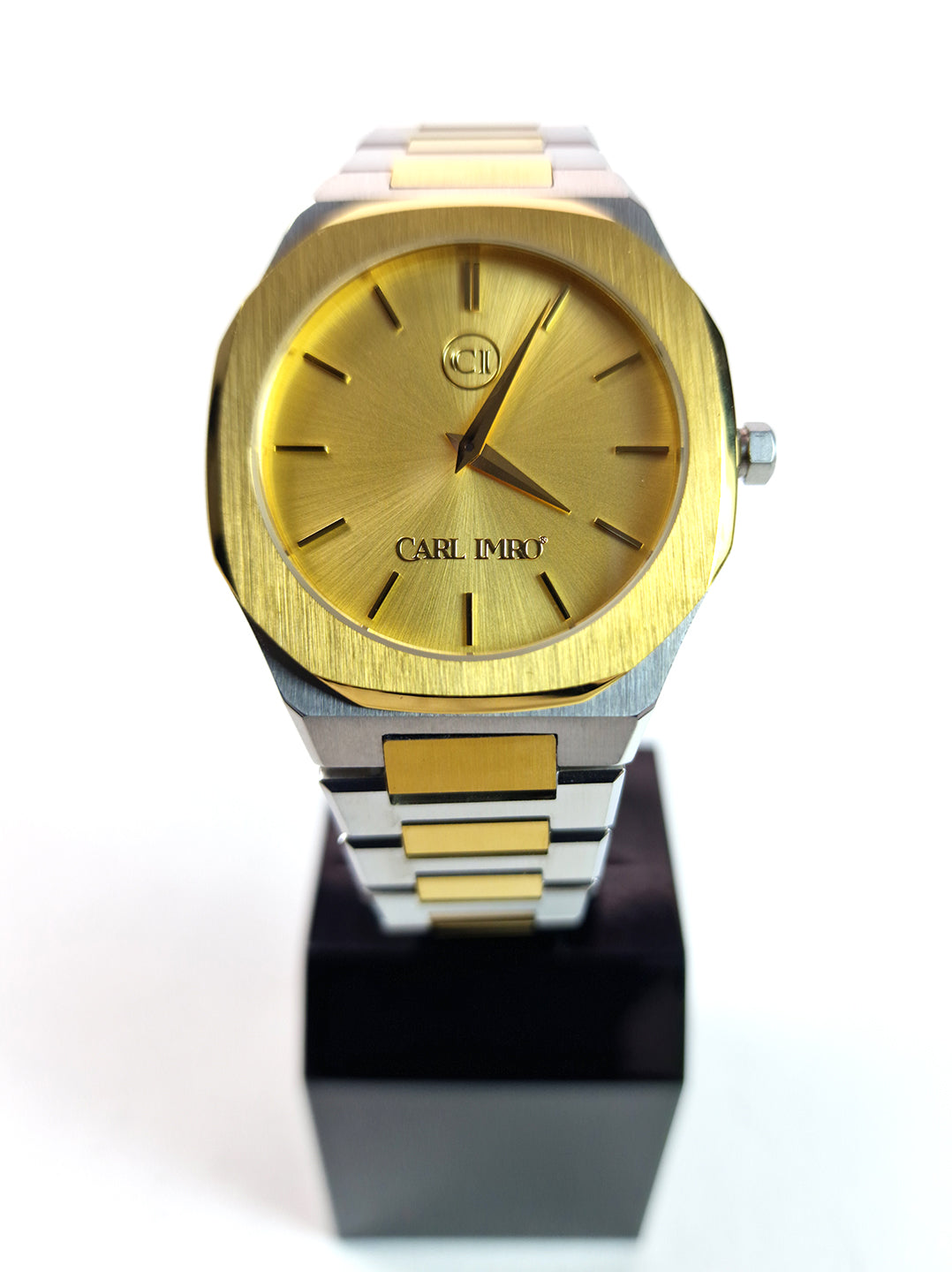 Montre-bracelet homme bicolore, cadran jaune, bracelet acier avec sections dorées.