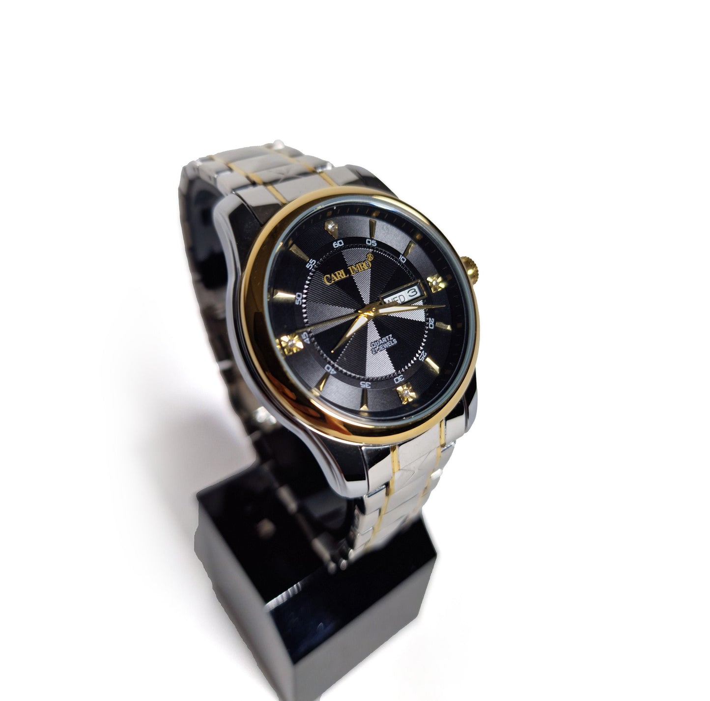 Montre homme cadran noir et lunette dorée, bracelet acier bi‑ton