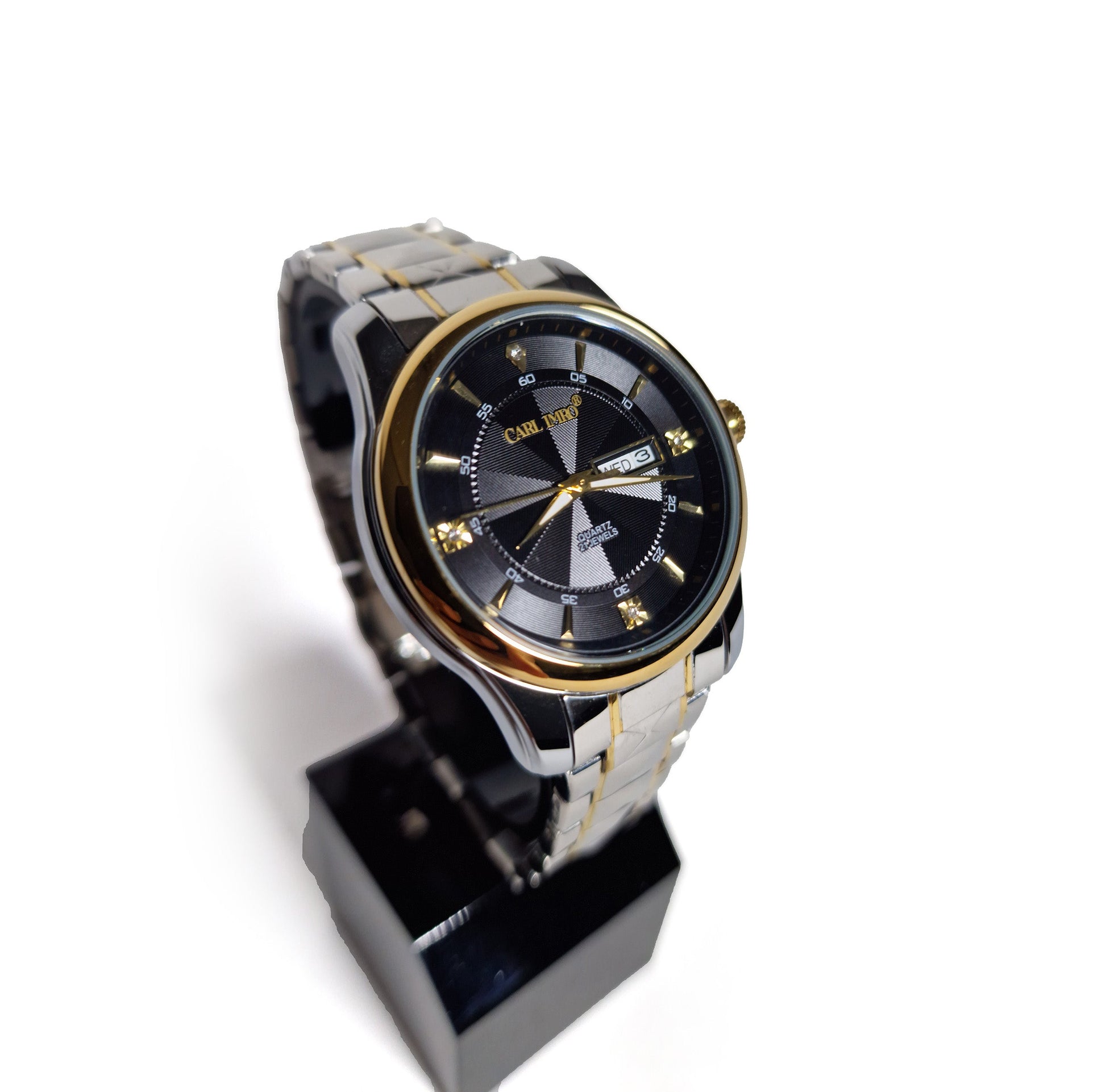 Montre homme cadran noir et lunette dorée, bracelet acier bi‑ton