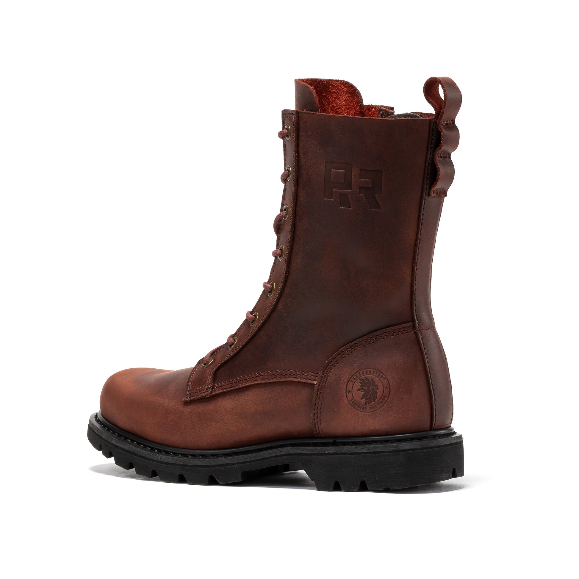 Botte de travail en cuir marron, lacets et semelle noire crantée, vue latérale