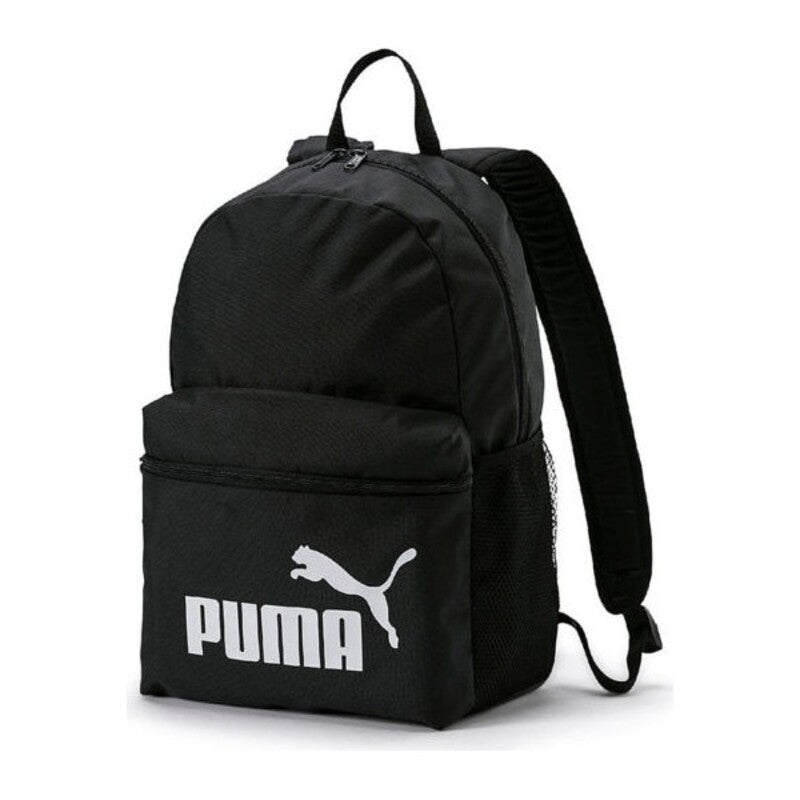 Sac à dos de sport noir Puma, vue trois-quarts avec bretelles et poche avant.