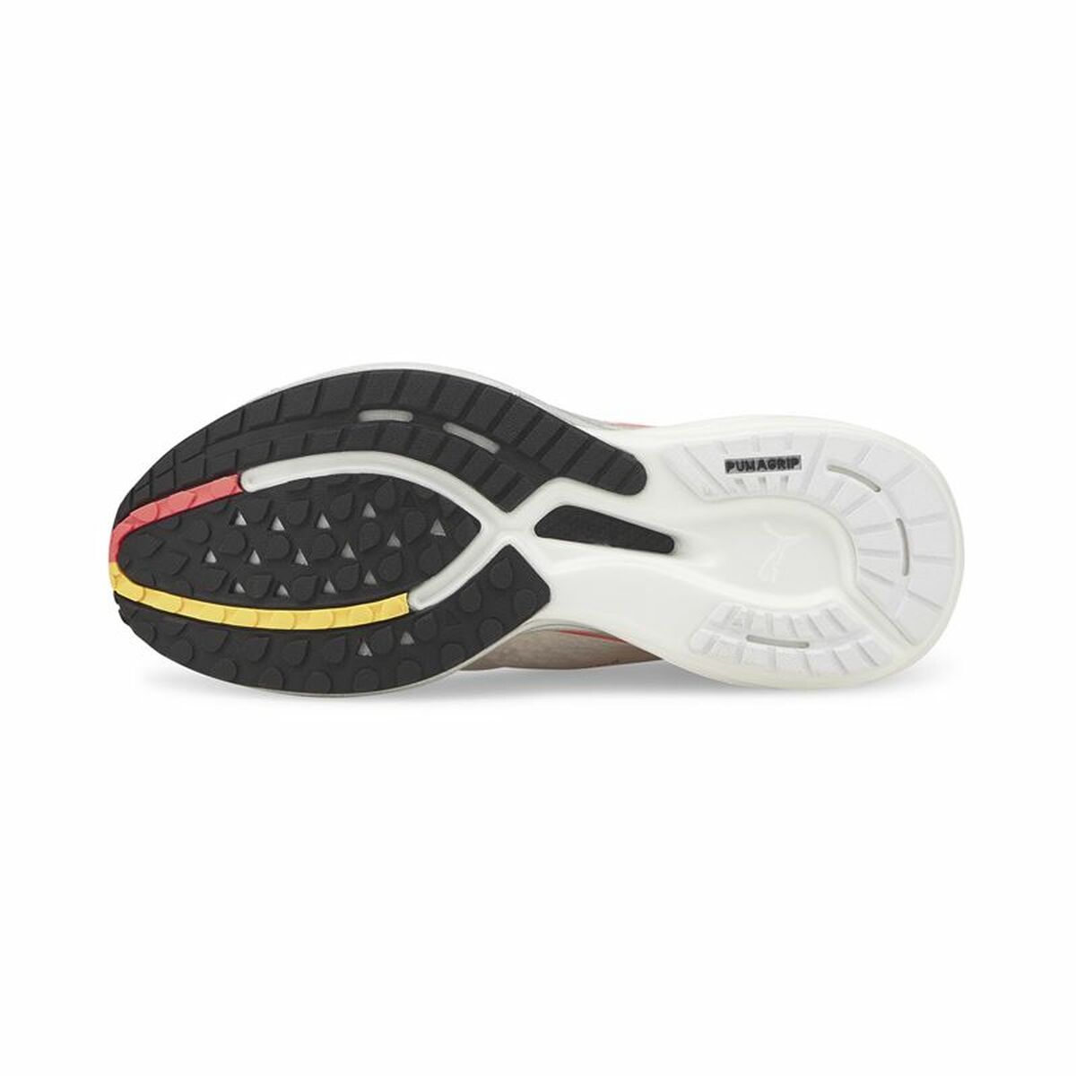 Chaussure de running Puma Deviate Nitro, dessous blanc et semelle noire crantée au talon