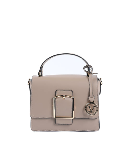 Sac à main taupe avec rabat et boucle carrée, anses rigides et détails métal
