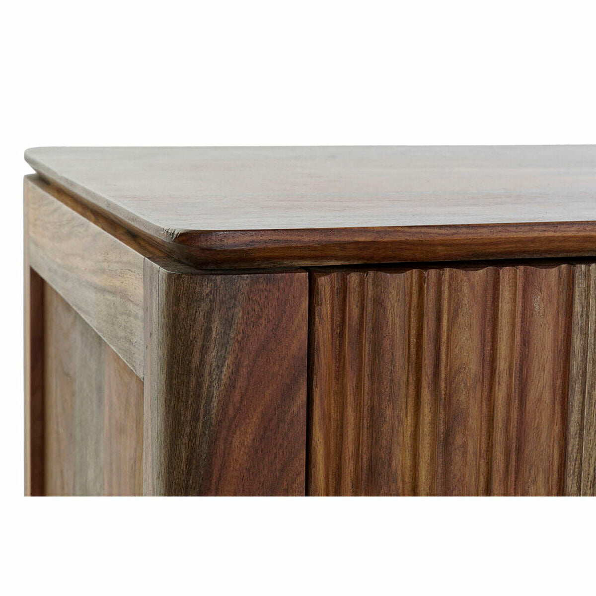 Meuble TV en bois brun et naturel, détail du bord du plateau et panneaux latéraux