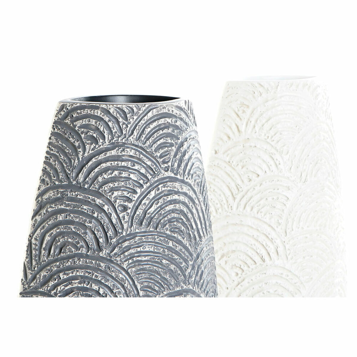 Duo de vases en résine à motifs orientaux, gris et blanc, vue de dessus