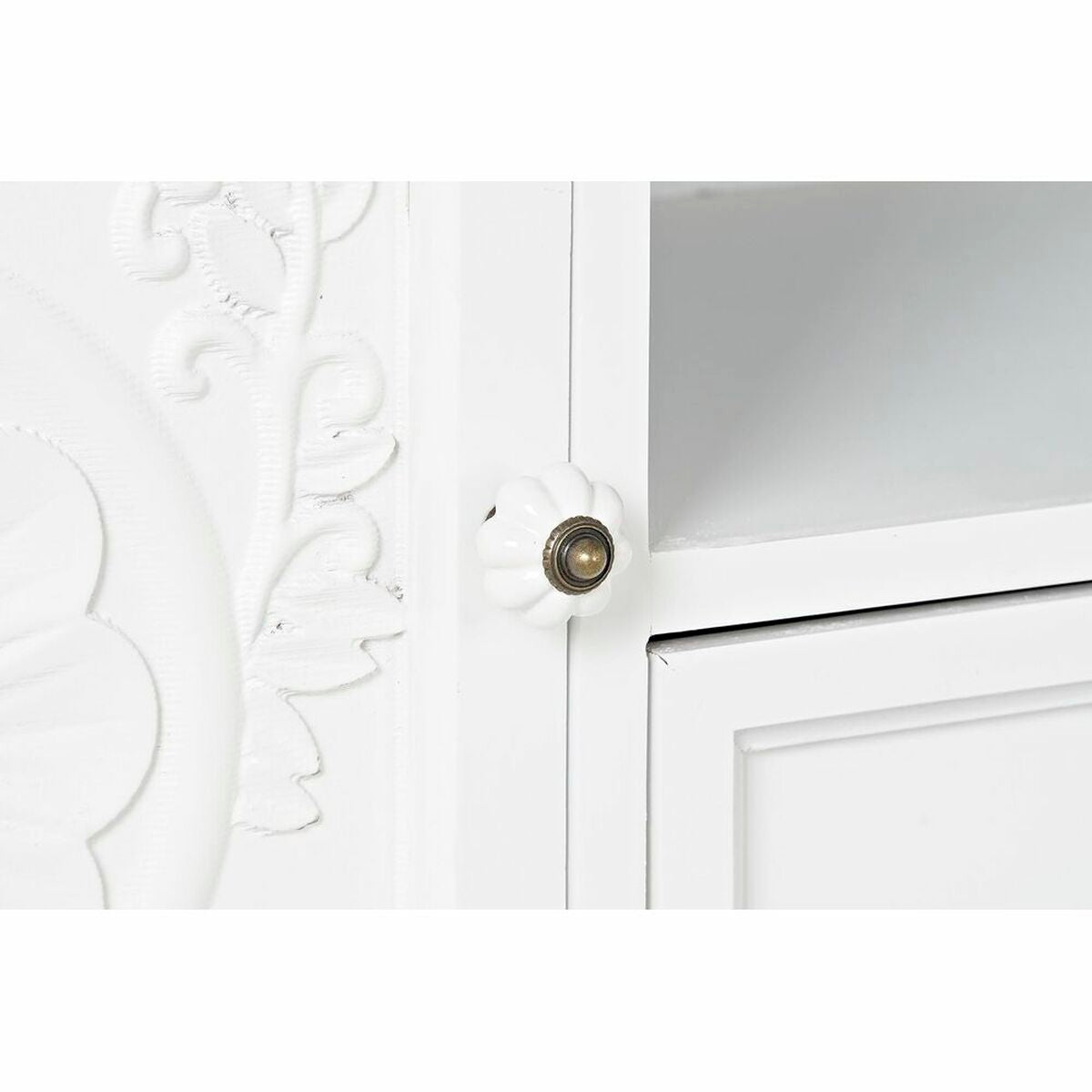 Poignée ronde bronze sur porte de meuble TV blanc à décor floral en relief