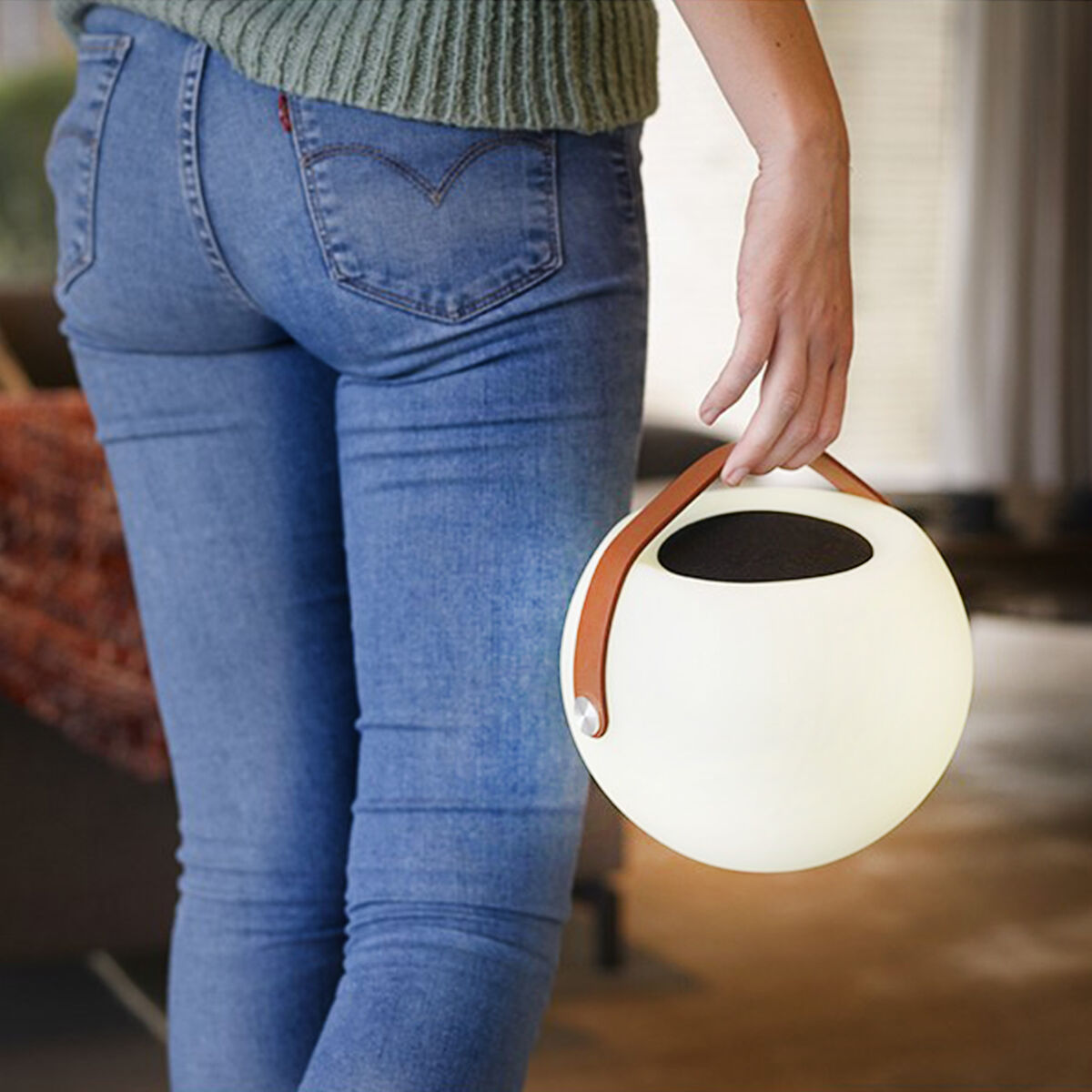 Enceinte Bluetooth portable KSIX bubble blanche, dessus noir, prise latérale