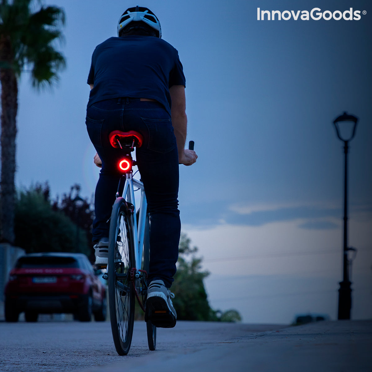 Feu arrière LED de vélo rouge clignotant Innovagoods, voyant rouge visible de dos.
