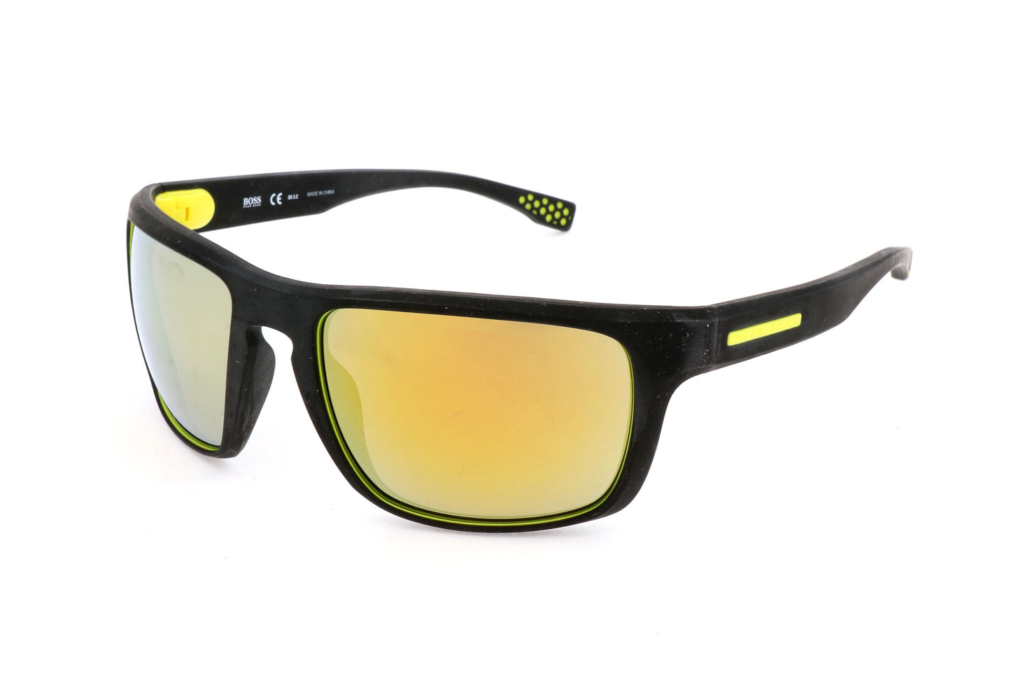 Lunettes de soleil Hugo Boss BOSS monture noire, verres jaunes, vue de côté
