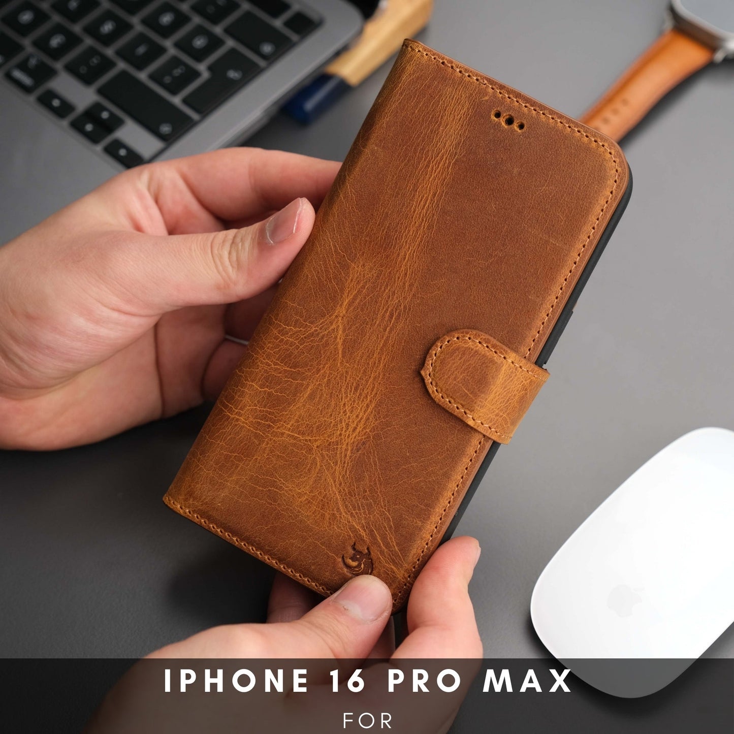 Coque portefeuille cuir caramel pour iPhone, rabat à boucle et surface effet grain