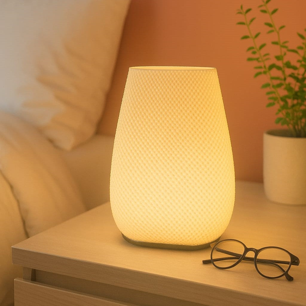 Lampe portable à abat-jour texturé, forme tulipe, lumière ambrée chaude, base arrondie