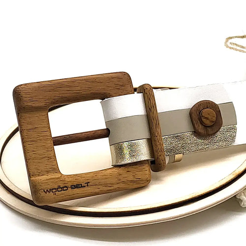 Boucle de ceinture en bois brun, cuir blanc et marquage «WOOD BELT»