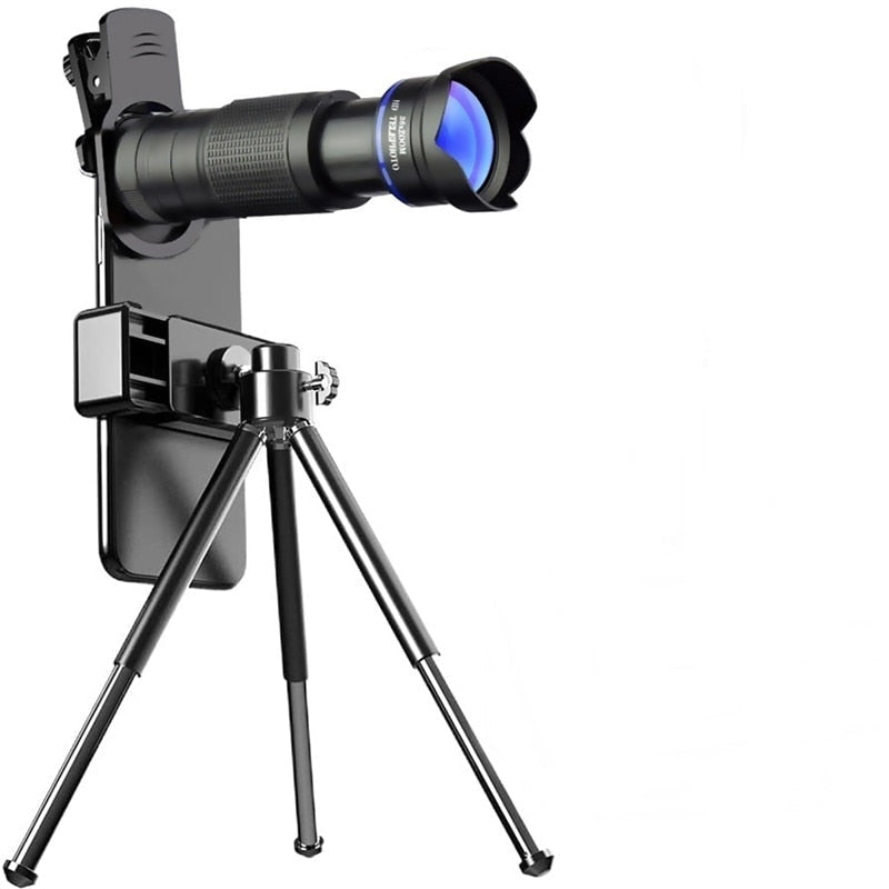 Objectif télescopique noir pour smartphone monté sur un trépied, sans lentilles visibles.