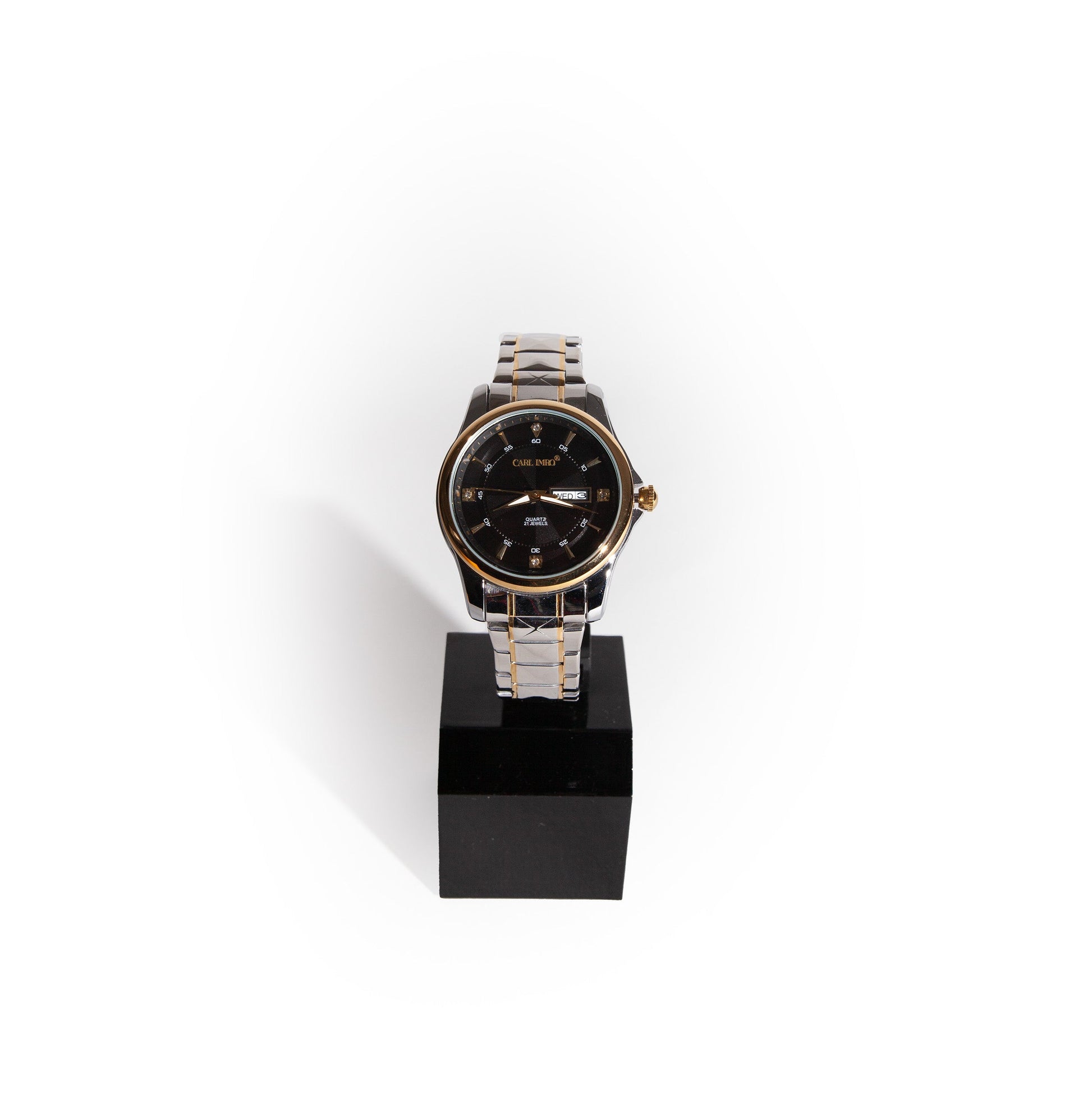 Montre homme cadran noir et bracelet acier bi‑ton, vue de face