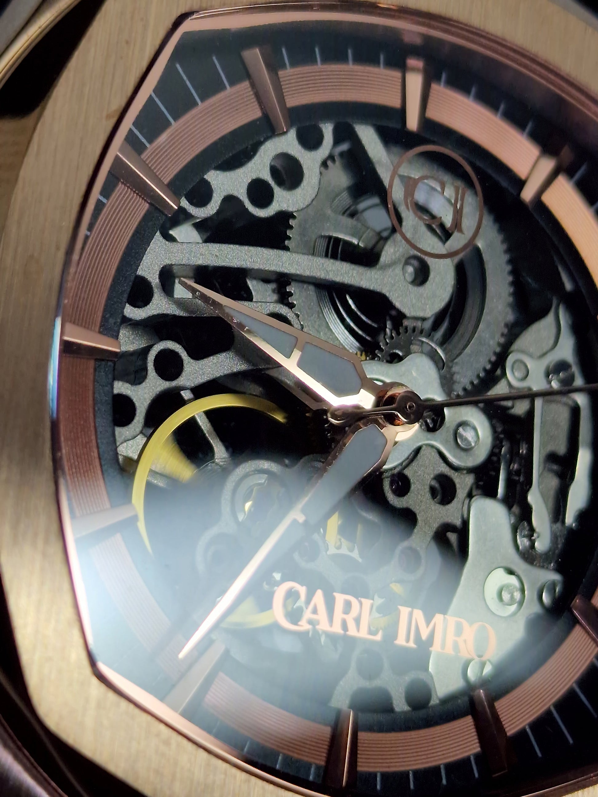 Montre squelette, cadran à mécanisme visible avec gravure CARL IMRO