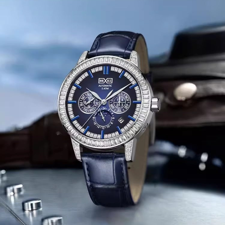 Montre à cadran bleu avec lunette sertie et bracelet cuir bleu, vue de côté.