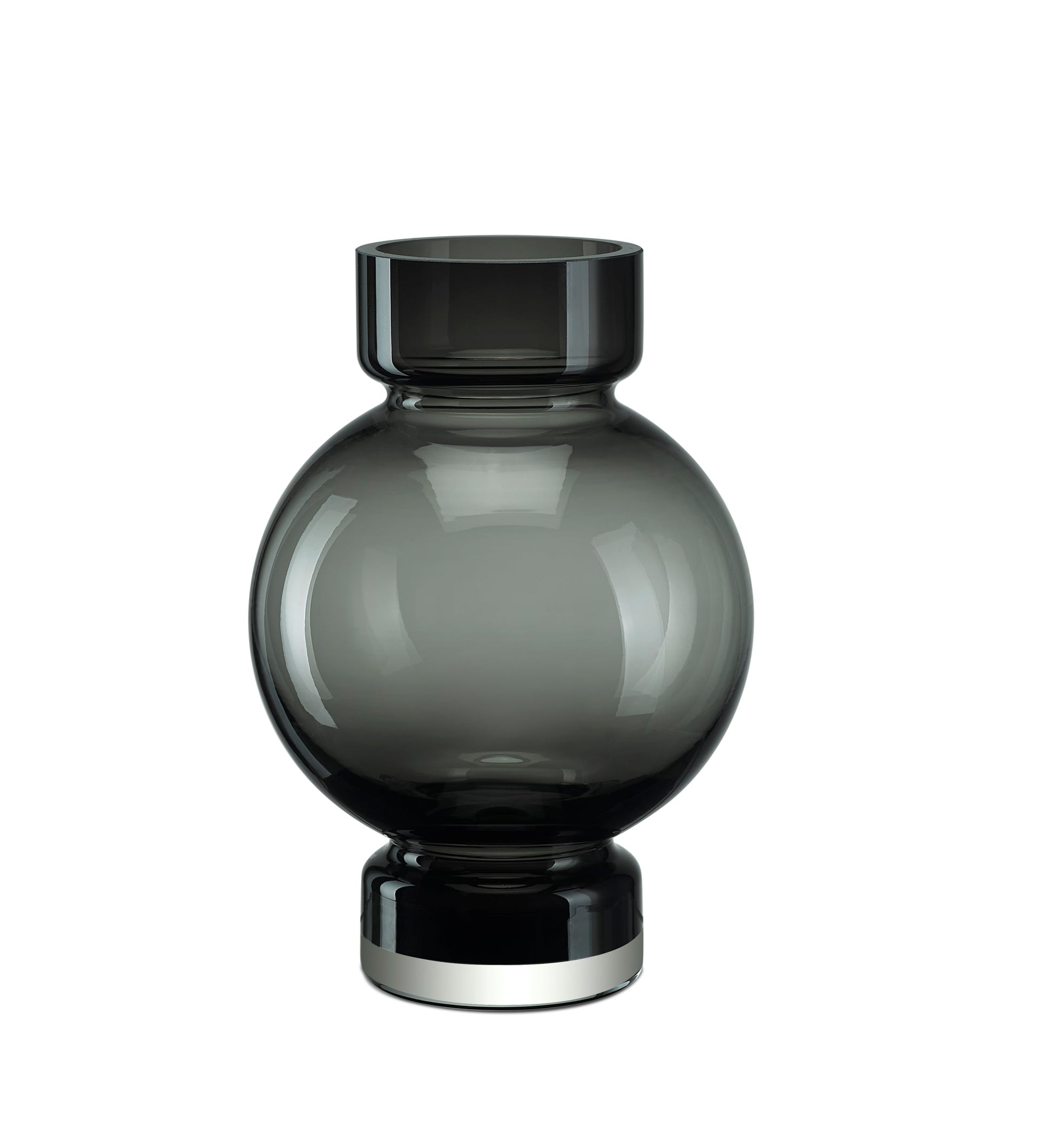 Vase boule moderne en verre épais fumé, col court et base métallique