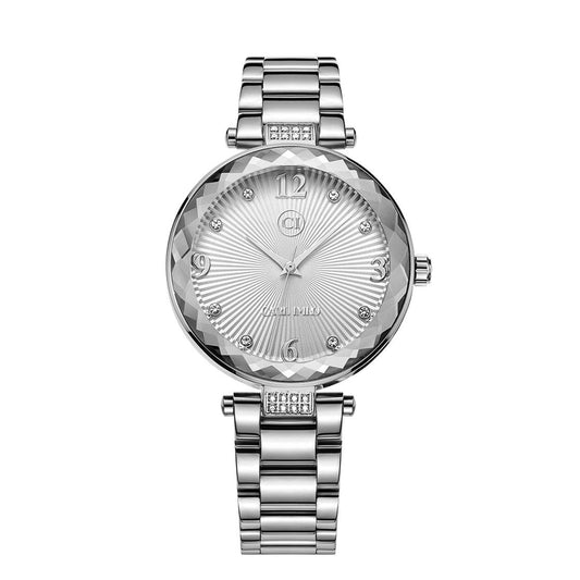 Montre homme cadran argenté strié, chiffres arabes, bracelet acier maillons et pierres.