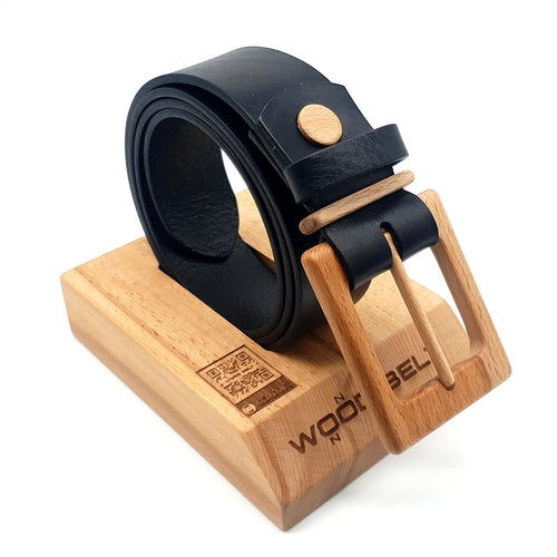 Ceinture en cuir noire, boucle rectangulaire en bois clair et bouton rond