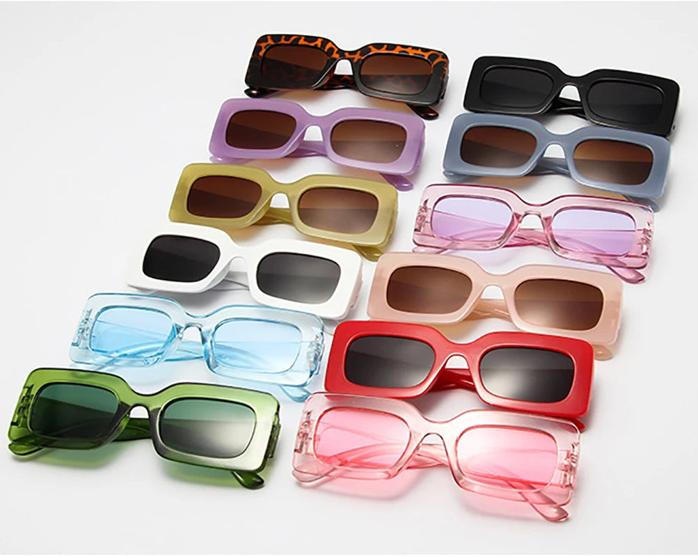 Lot de lunettes rectangle vintage colorées, montures et verres assortis