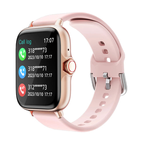 Montre connectée sport rose pâle, bracelet silicone perforé, écran allumé.
