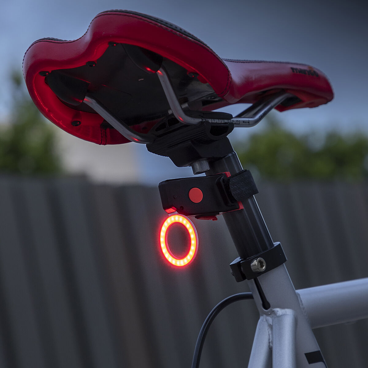 Feu arrière LED pour vélo Biklium InnovaGoods, clignotant rouge sous la selle