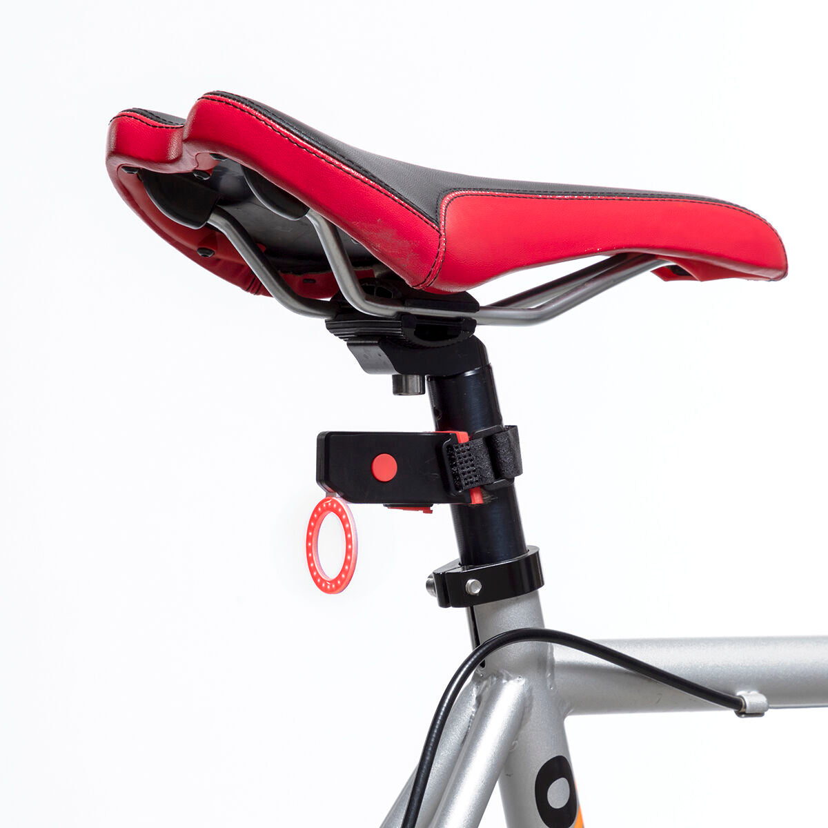 Feu arrière LED pour vélo Biklium InnovaGoods monté sur la tige de selle, rouge