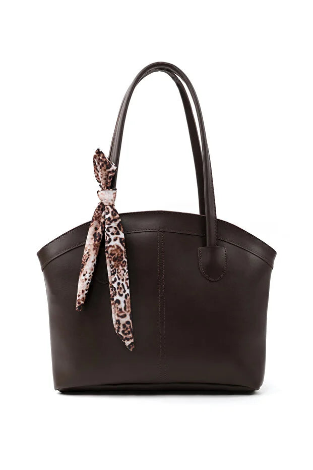 Sac bandoulière en cuir synthétique marron avec nœud imprimé léopard, anses solides.