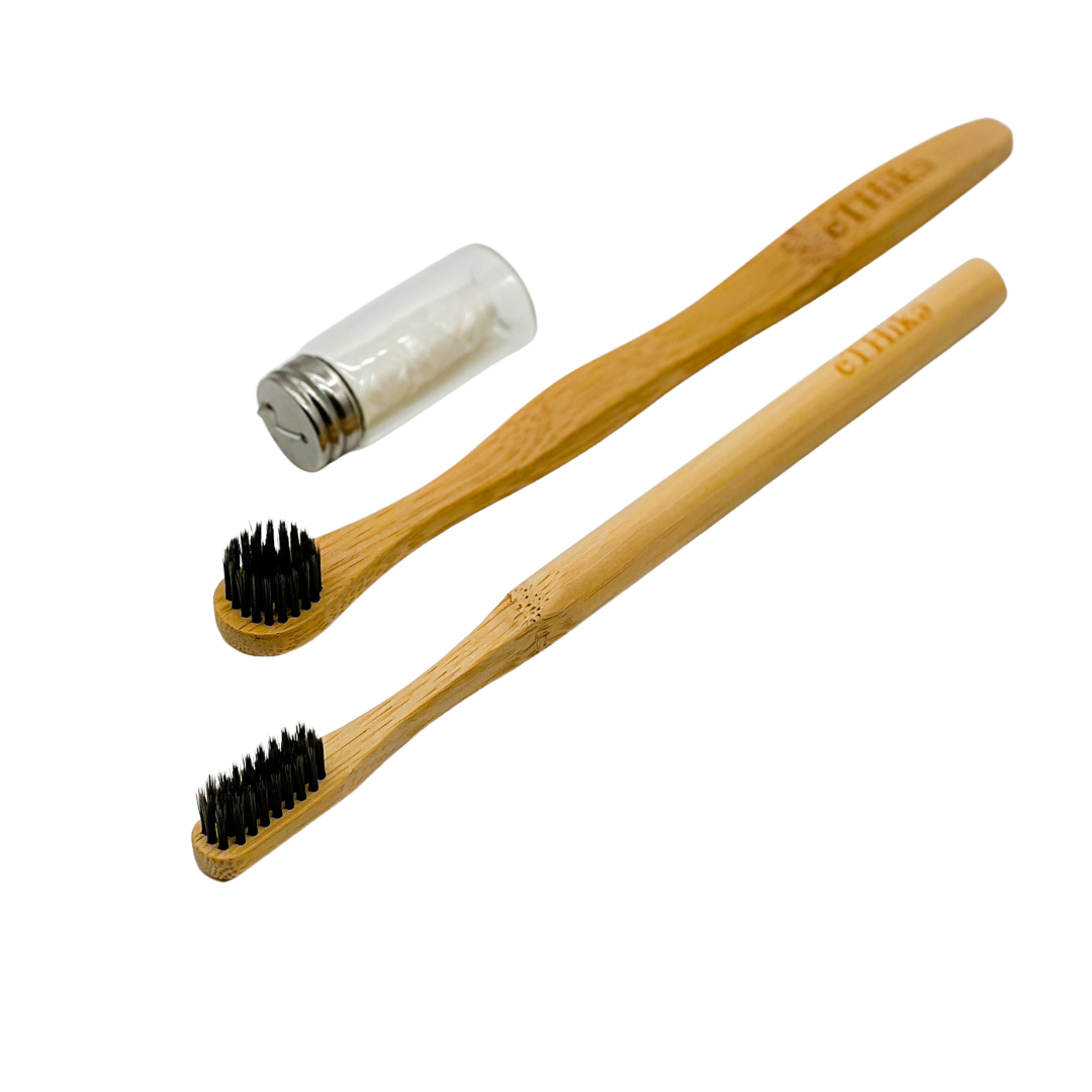 Ensemble hygiène buccale : 2 brosses à dents en bambou et étui flacon transparent