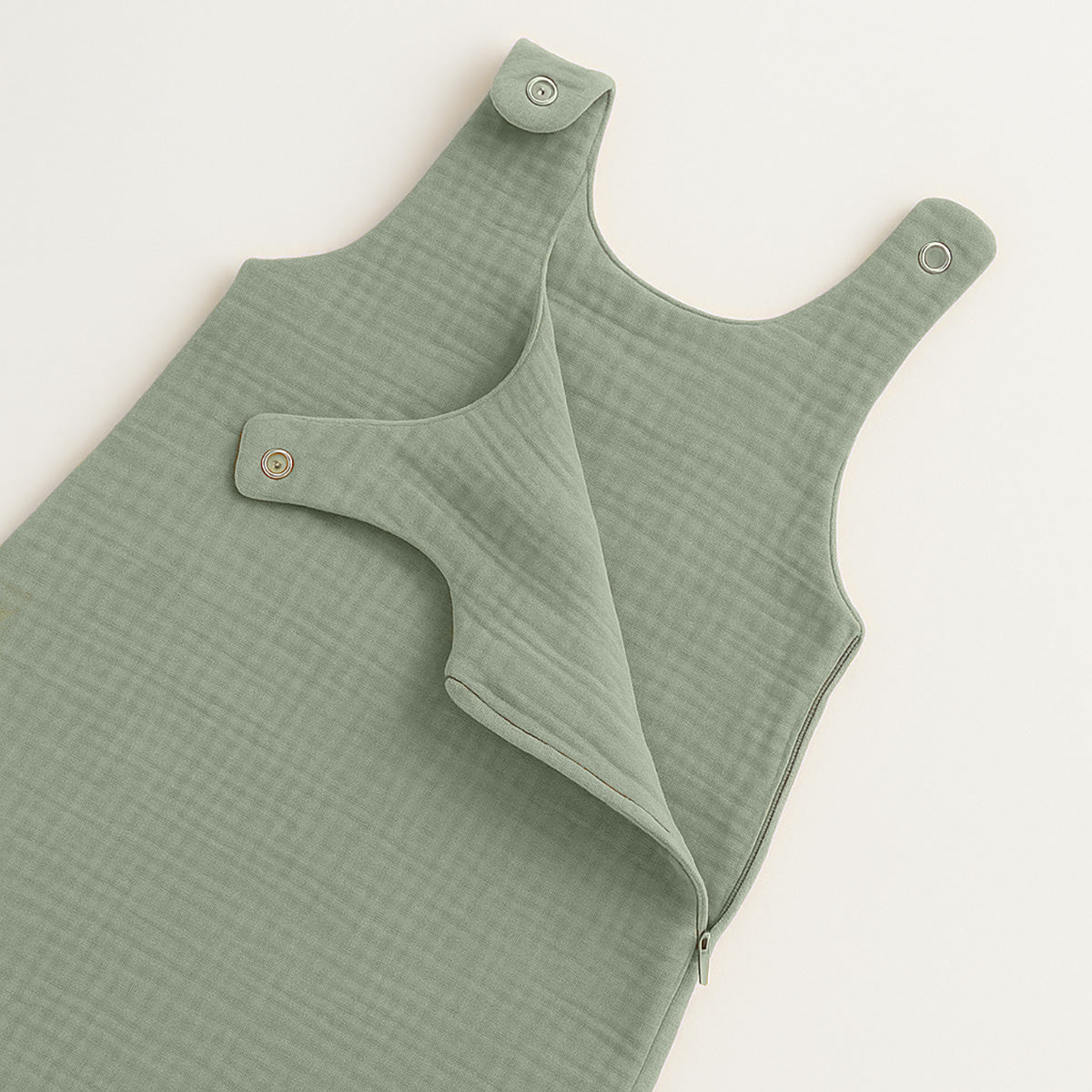 Gigoteuse été bébé verte en mousseline, fermeture sur le côté, épaules boutonnées