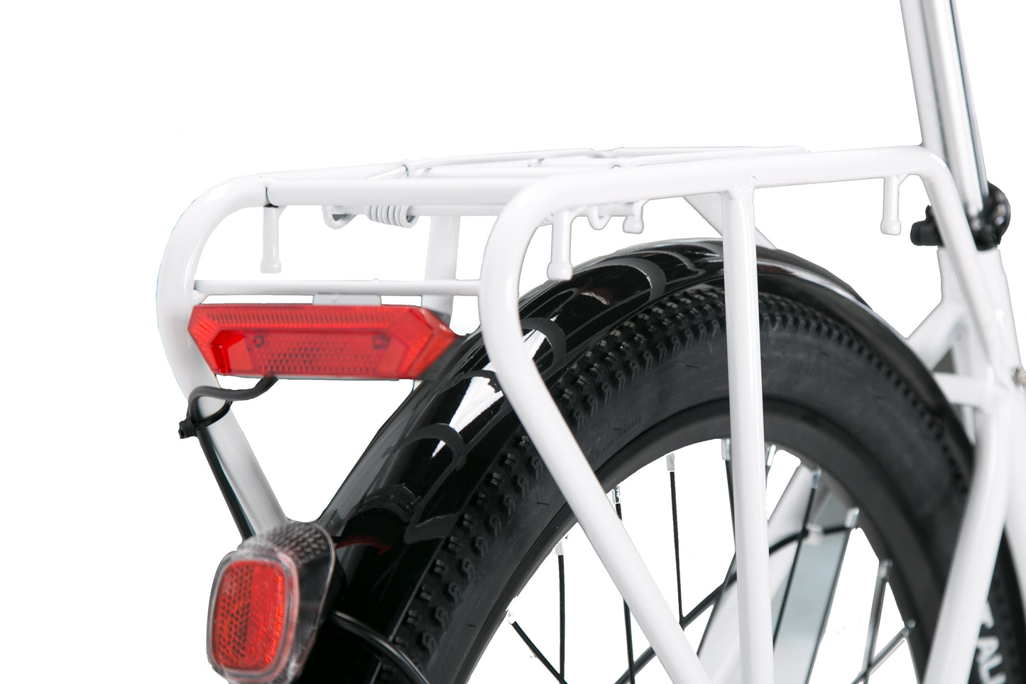 Support arrière et feu rouge d’un vélo électrique CYSUM blanc