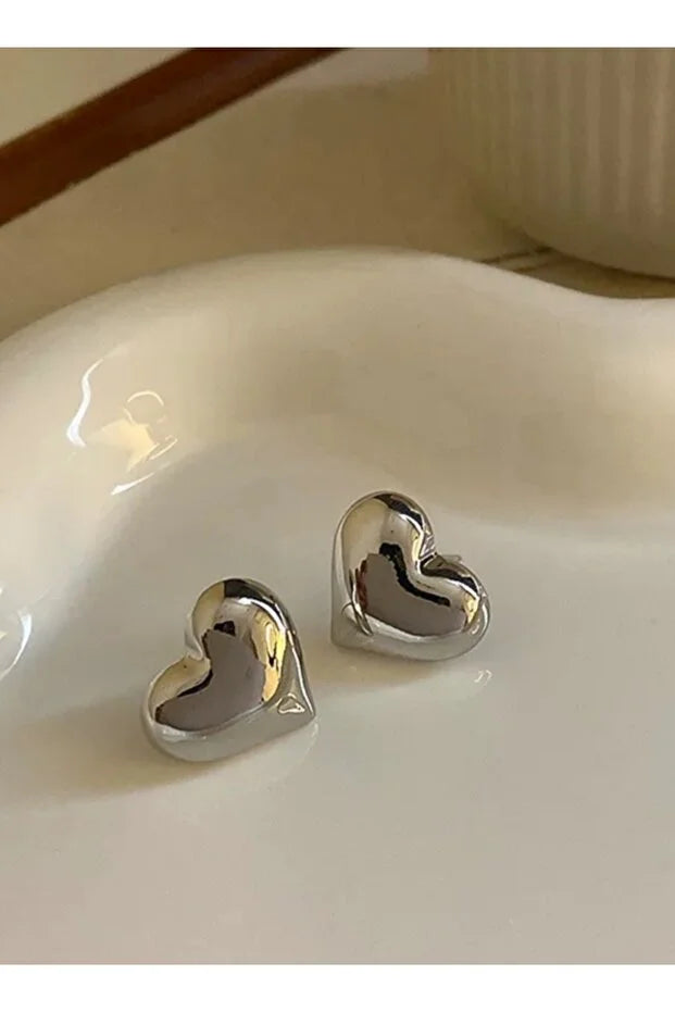 Boucles d’oreilles cœur en métal argenté, clous brillants, motif cœur poli