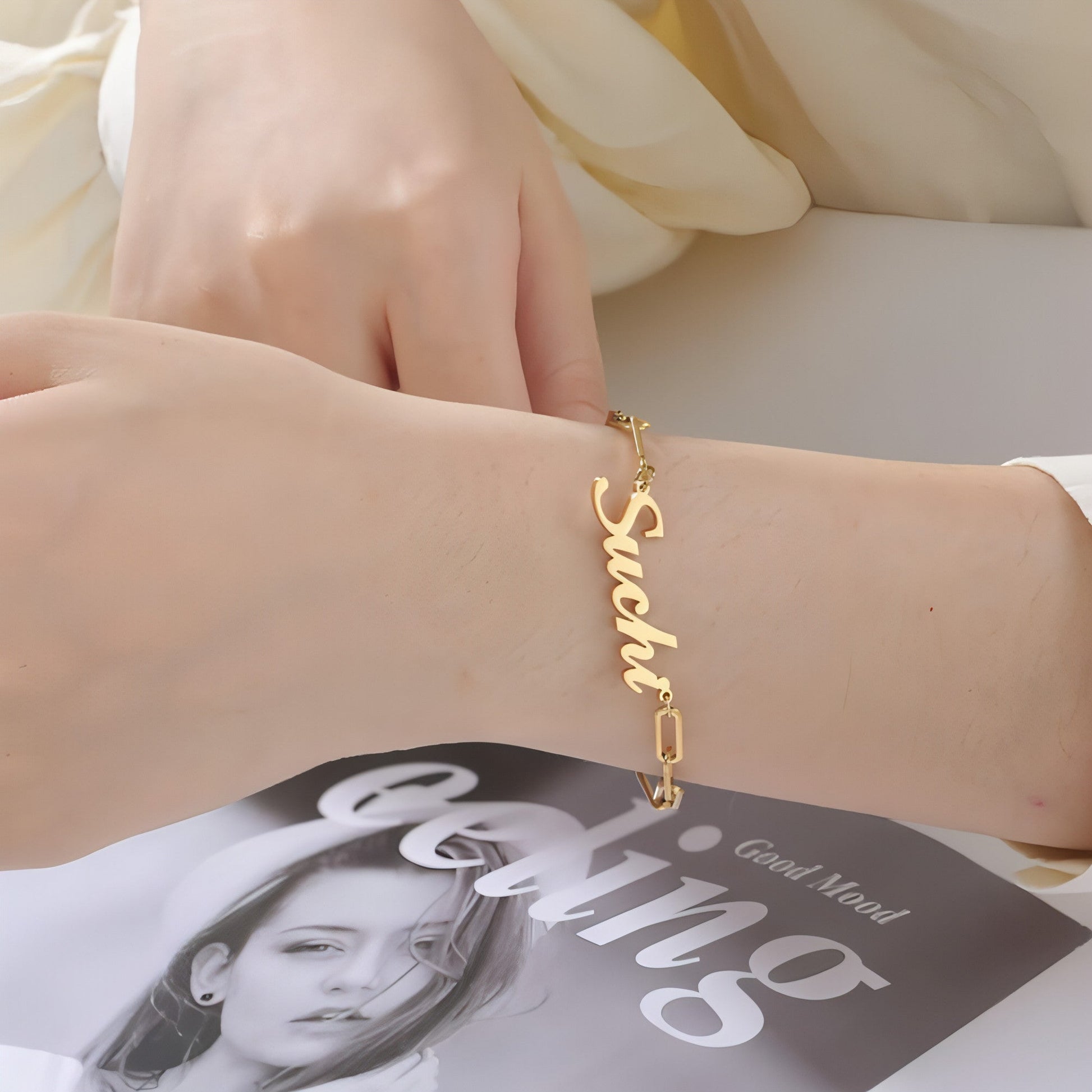 Bracelet chaîne en acier inoxydable doré avec attache et inscription fantaisie