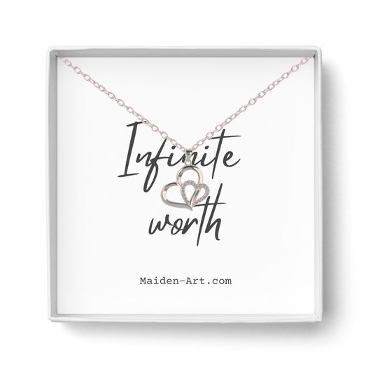 Collier argenté avec pendentif cœur et symbole infini serti de pierres