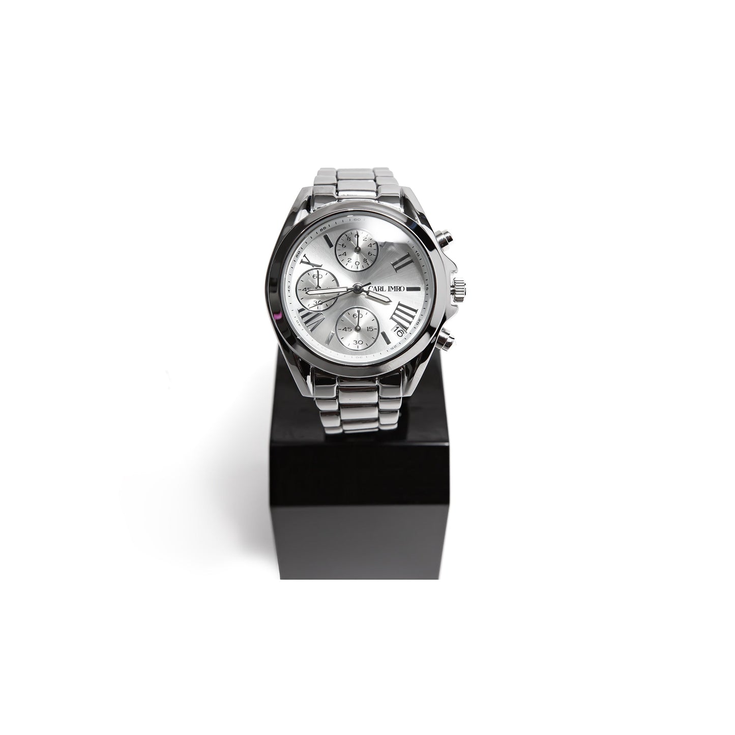Montre-bracelet argentée, cadran blanc à sous-cadrans et bracelet métallique