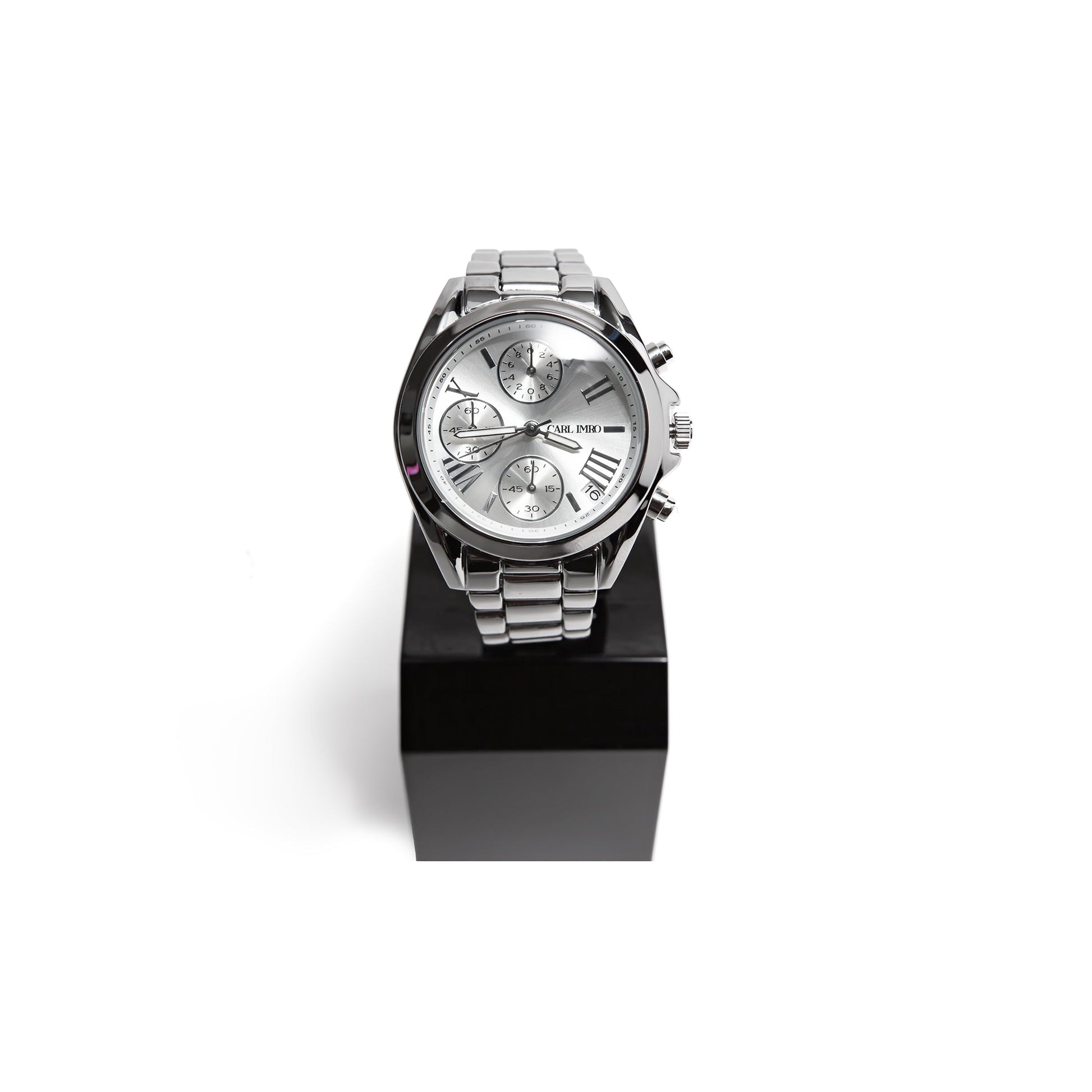 Montre-bracelet argentée, cadran blanc à sous-cadrans et bracelet métallique
