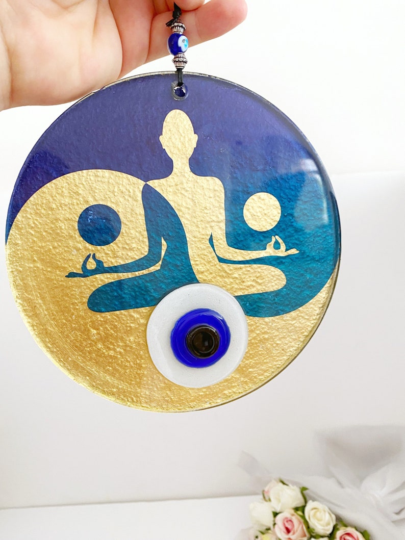 Pendentif mural rond yoga Namaste bleu et or, œil protecteur central