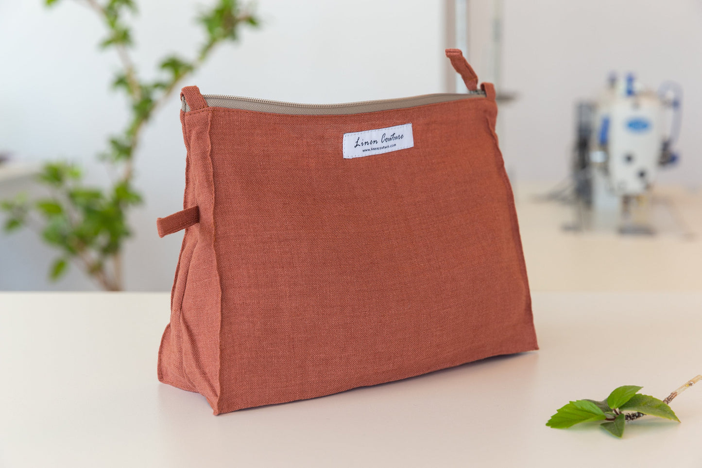 Melange Burgundy linen large makeup bag | 44391332