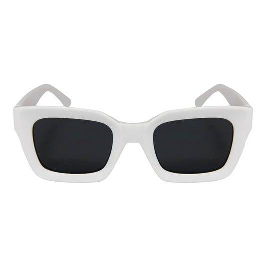 Lunettes de soleil blanches à verres noirs, monture rectangulaire arrondie.