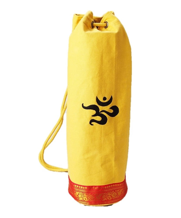 Housse de tapis de yoga jaune, cordon de serrage, symbole Om noir et liseré rouge décoratif