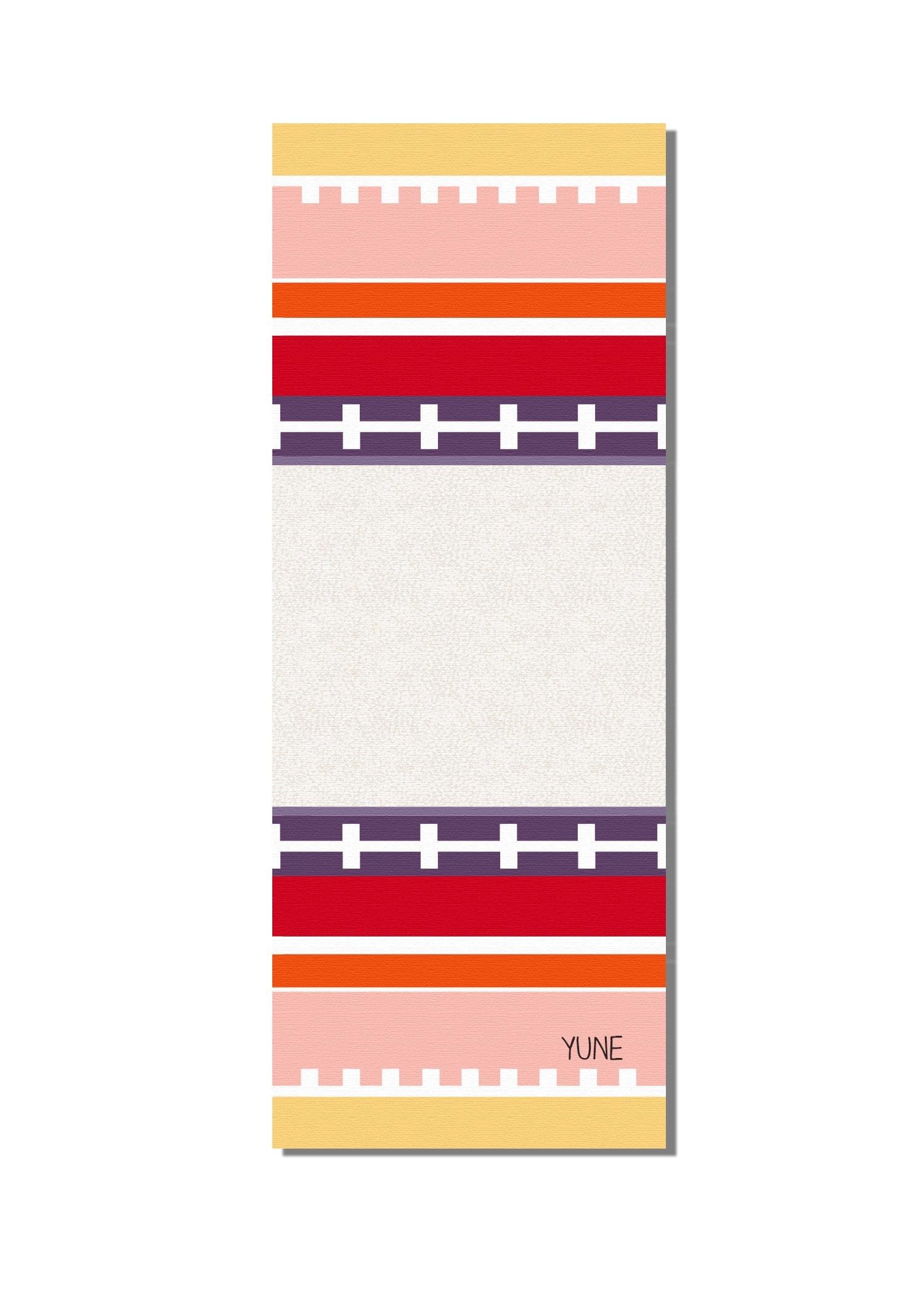 Tapis de yoga fin antidérapant, motifs géométriques rouges et beiges.