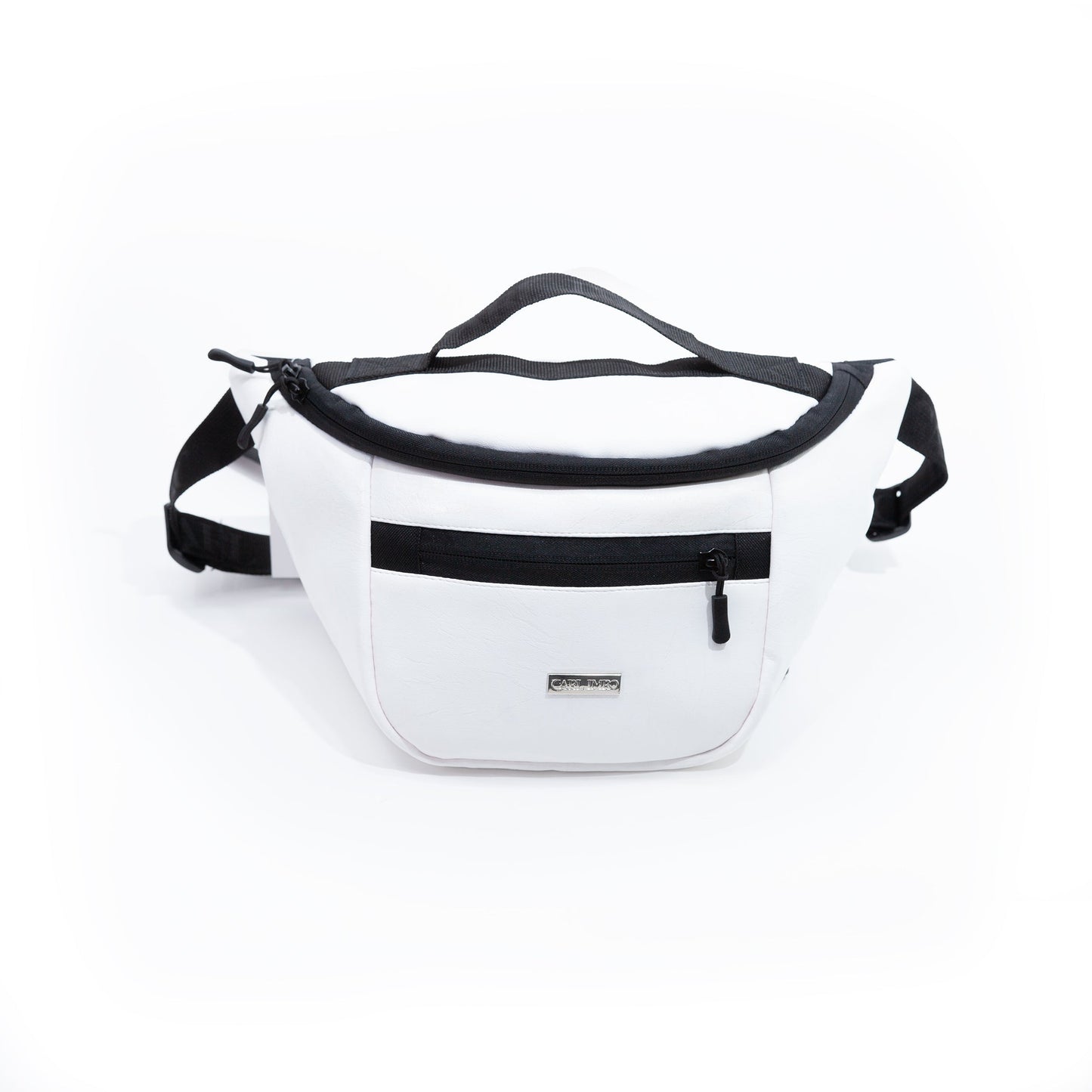 Sac banane blanc en simili cuir, liserés noirs, sangle réglable et poche zippée